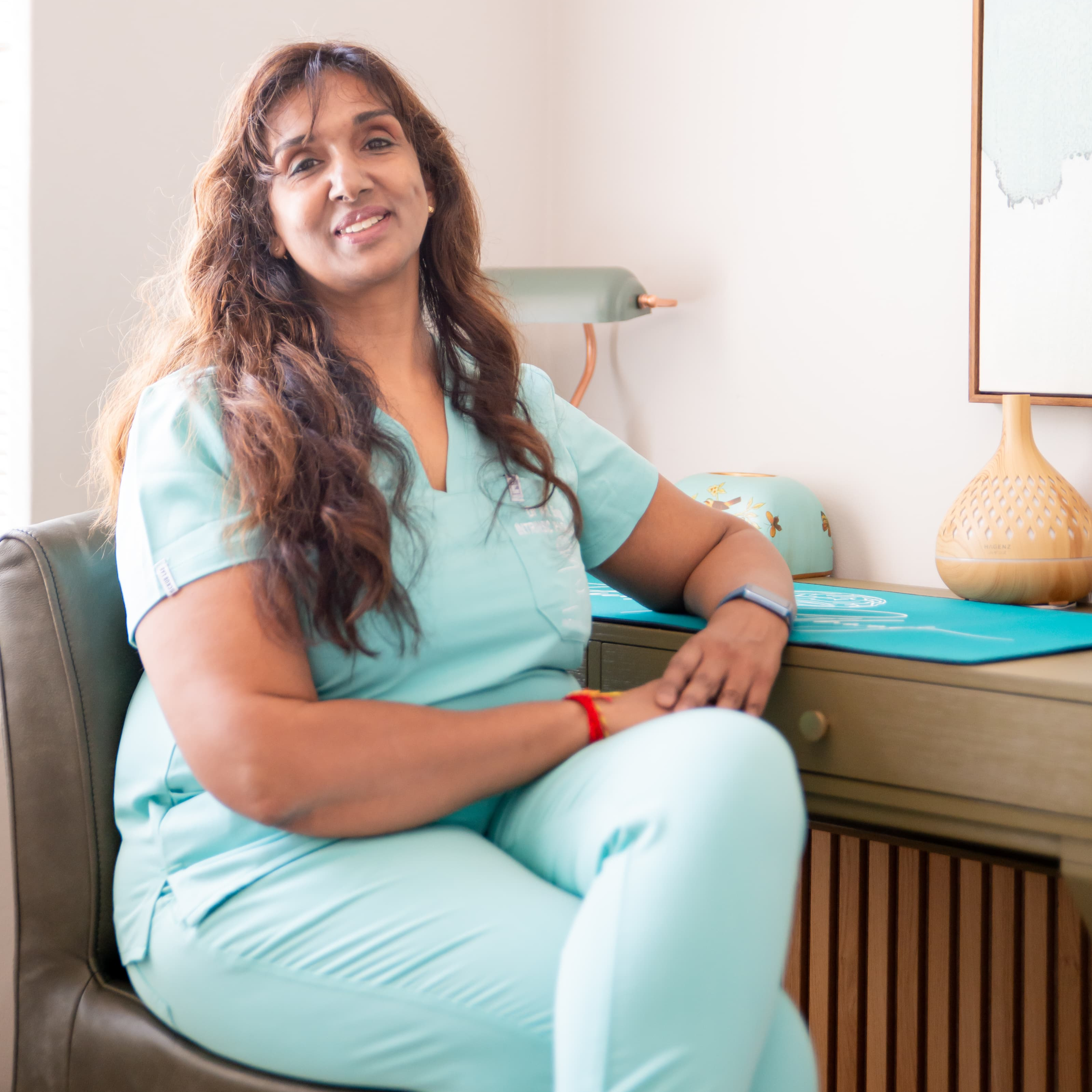 Dr Arti Singh - hover